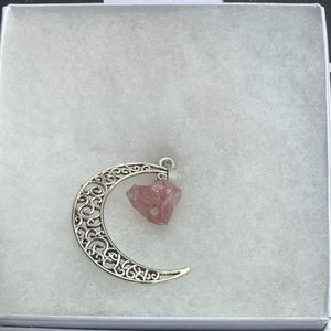 🍓 Strawberry Quartz Gemstone Cresent Moon Necklace 🍓